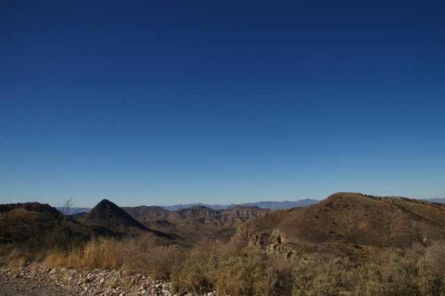 BB08: Mountains along highway